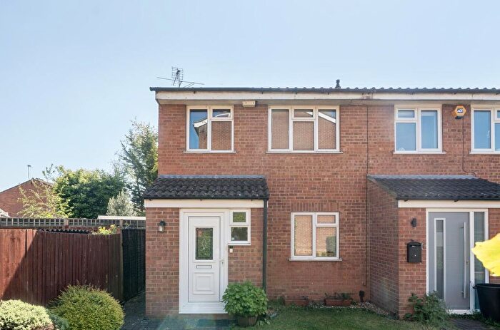 3 Bedroom End Of Terrace House For Sale In Haslam Close, Ickenham, UB10
