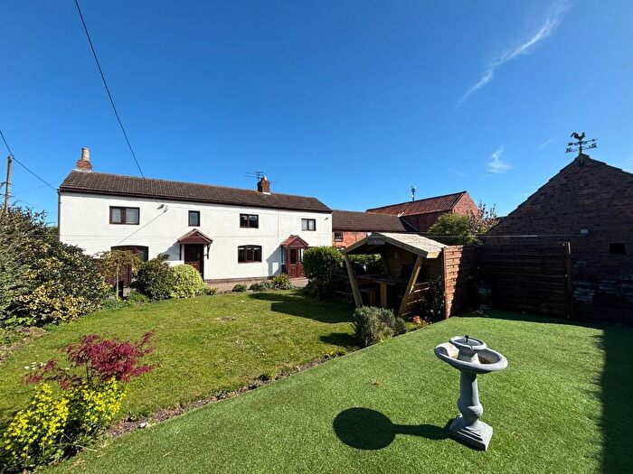5 Bedroom Cottage For Sale In High Street, East Ferry, Gainsborough, DN21