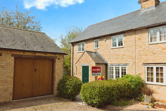 3 Bedroom Semi-Detached House For Sale In Magpie Road, Sulgrave, Banbury, OX17