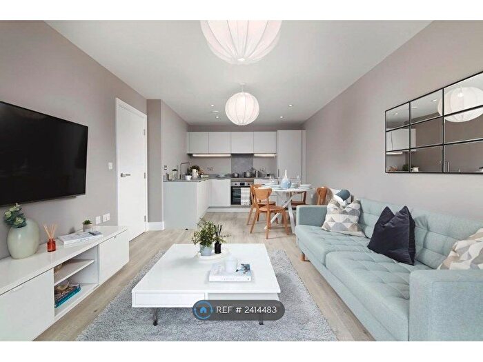 1 Bedroom Flat To Rent In Furnished And Parking, Watford, WD24