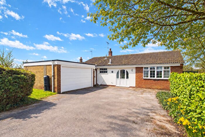 3 Bedroom Detached Bungalow For Sale In The Plain, Brailsford, Ashbourne, Derbyshire, DE6