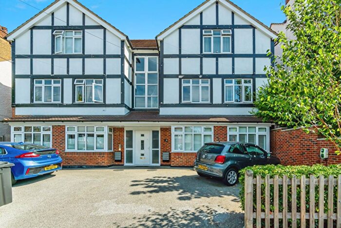 2 Bedroom Flat For Sale In Grasmere Road, Purley, Surrey, CR8