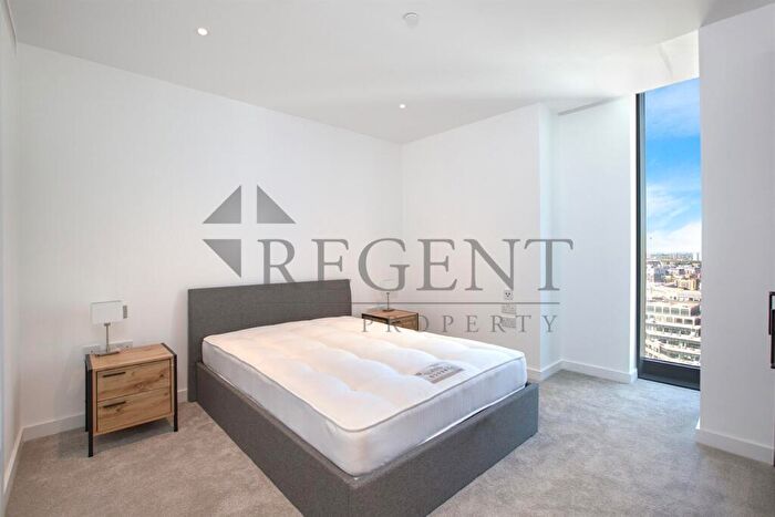 2 Bedroom Apartment To Rent In Landmark Pinnacle, Marsh Wall, E14
