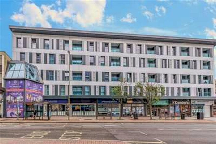 1 Bedroom Flat To Rent In Queensgate, Redhill RH1