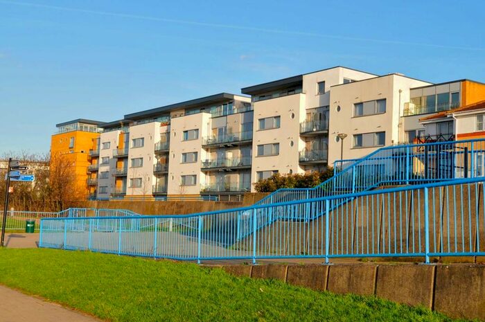2 Bedroom Apartment To Rent In Tideslea Path, West Thamesmead, SE28