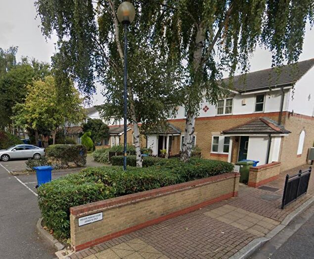 5 Bedroom House To Rent In Fern Walk, Surrey Quays, SE16