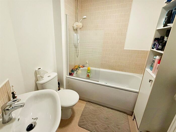 3 Bedroom Terraced House For Sale In Oyster Way, Warsop, Mansfield, NG20