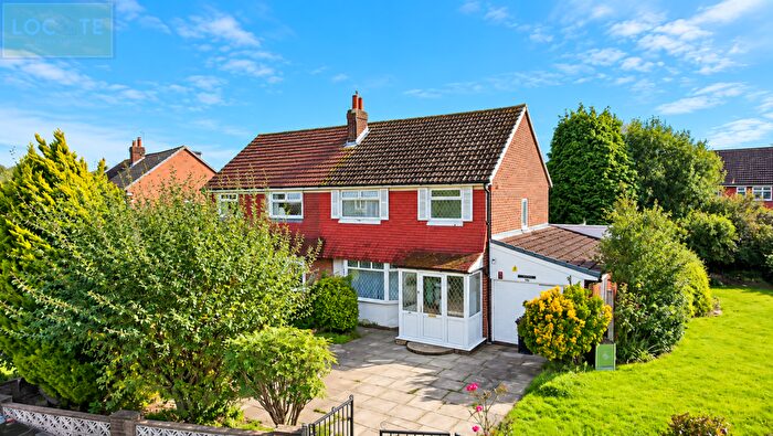 3 Bedroom Semi-Detached House For Sale In Bent Lanes Davyhulme, M41