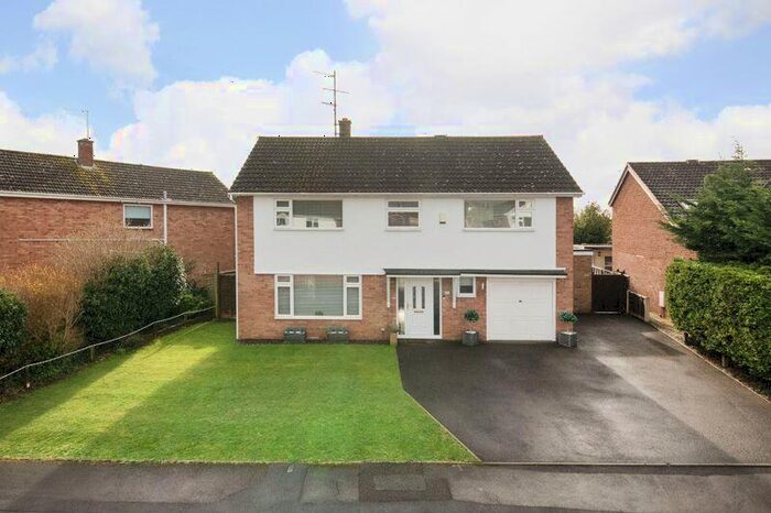 4 Bedroom Detached House For Sale In Rookery Close, Shippon, OX13