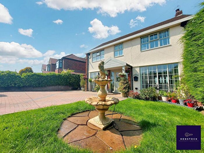 5 Bedroom Detached House For Sale In Simister Lane, Middleton, Manchester, M24