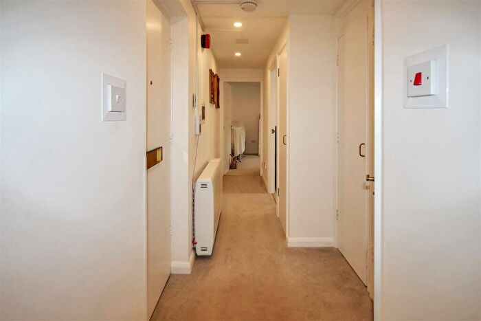 2 Bedroom Retirement Property For Sale In Tongdean Lane, Withdean, Brighton, BN1