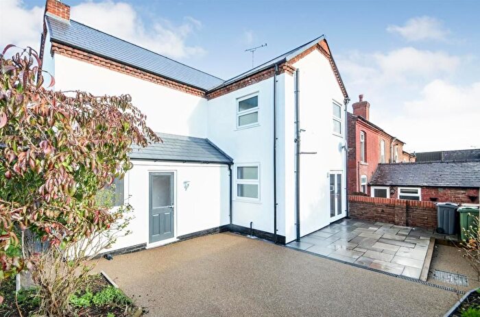 3 Bedroom Detached House To Rent In Duke Street, Alfreton, DE55