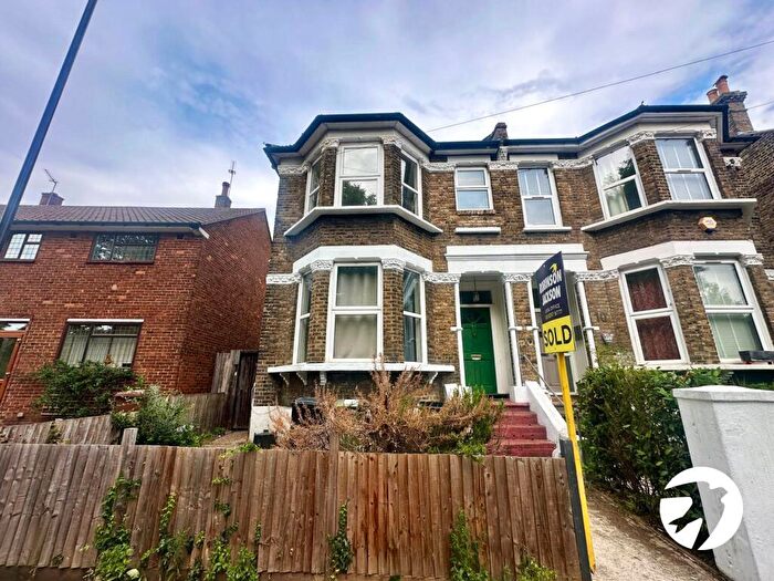 2 Bedroom Flat For Sale In Fordyce Road, Hither Green, London, SE13