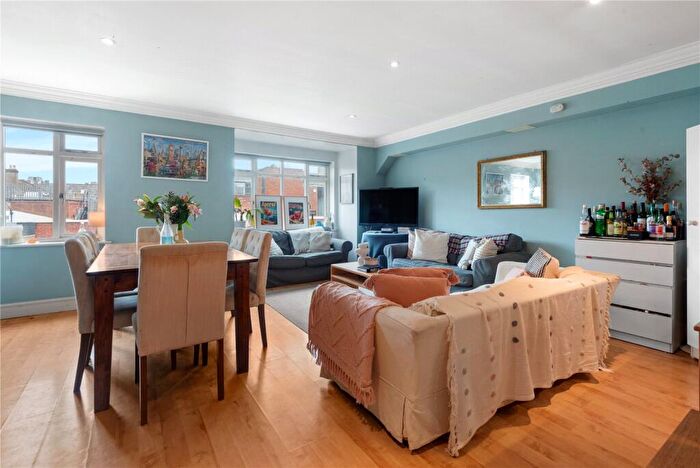 4 Bedroom Maisonette For Sale In Limburg Road, SW11