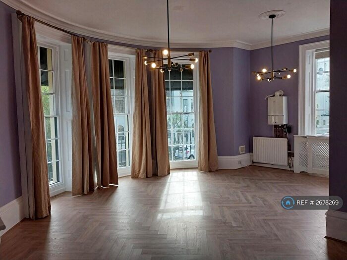 2 Bedroom Flat To Rent In Camden Crescent, Dover, CT16