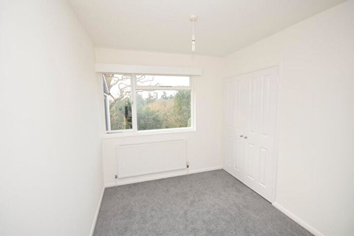 3 Bedroom Detached Bungalow For Sale In Ford Lane, Farnham, Surrey, GU10