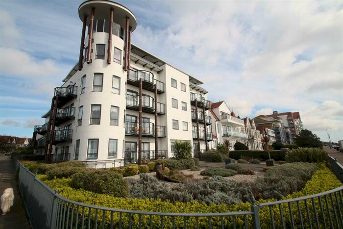 2 Bedroom Apartment To Rent In Crowstone Avenue, Westcliff-On-Sea, SS0