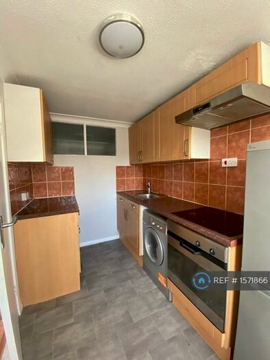 1 Bedroom Flat To Rent In Sussex Road, Haywards Heath, RH16