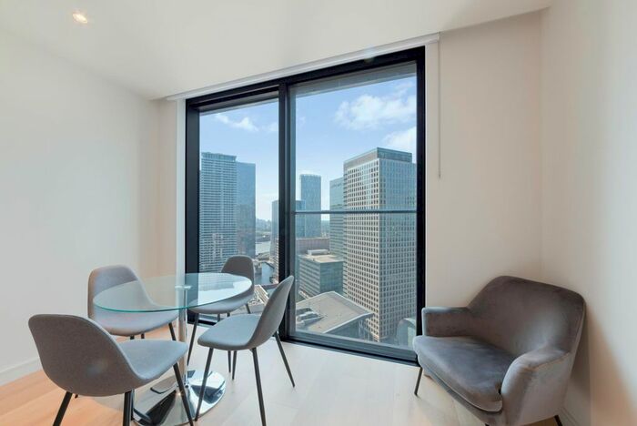 1 Bedroom Flat For Sale In Hampton Tower, South Quay Plaza, London, E14