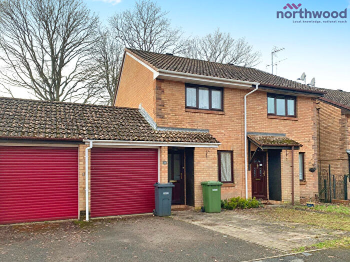 2 Bedroom Semi-Detached House To Rent In Monnow Gardens, West End, SO18