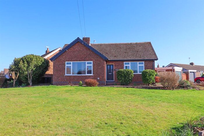 4 Bedroom Detached Bungalow For Sale In Violet Avenue, Newthorpe, NG16