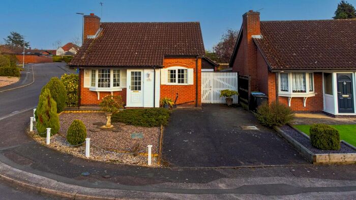 2 Bedroom Detached Bungalow For Sale In Rose Acre Close, Scraptoft, Leicester, LE7