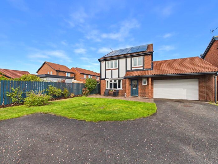 4 Bedroom Detached House For Sale In Portchester Grove, Boldon Colliery, NE35