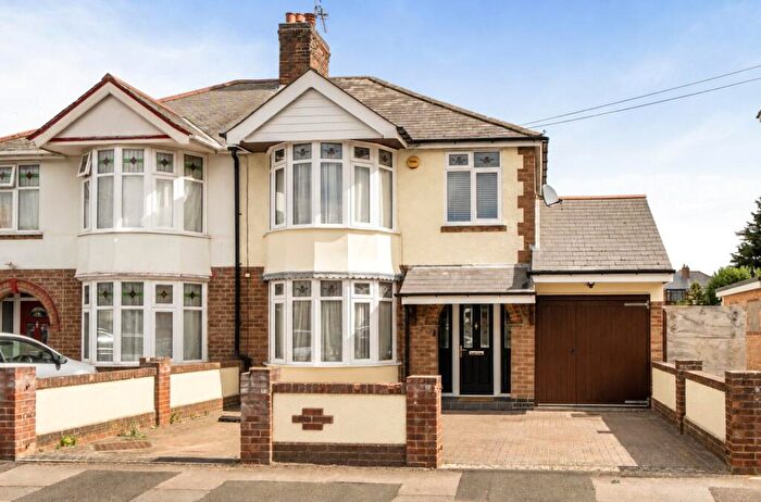 4 Bedroom Semi-Detached House For Sale In Fern Hill Road, Cowley, Oxford, OX4