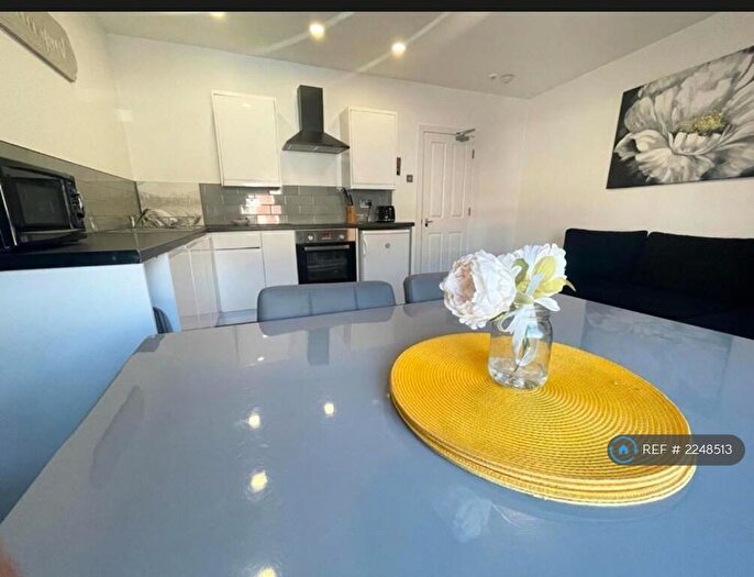 4 Bedroom Flat To Rent In Belmont Avenue, Blackpool, FY1