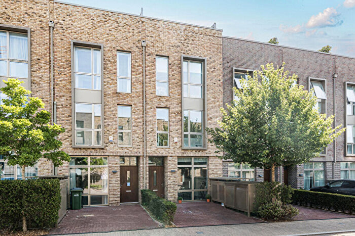 3 Bedroom Terraced House For Sale In Handley Drive, London, SE3