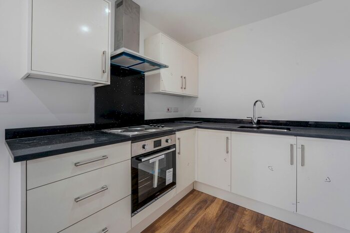 2 Bedroom Flat To Rent In Canberra Road, London, W13
