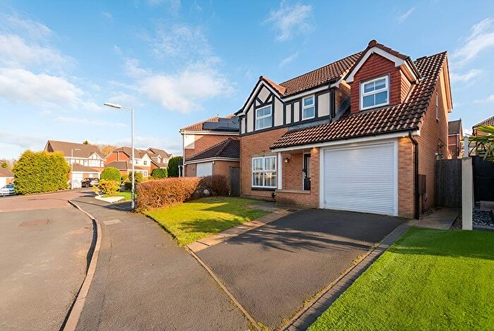 4 Bedroom Detached House For Sale In Fewston Close, Bolton, BL1