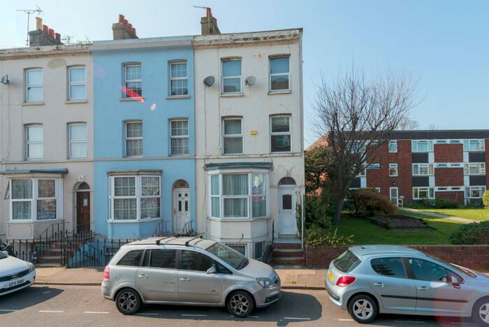 2 Bedroom Flat To Rent In Hardres Street, Ramsgate, CT11