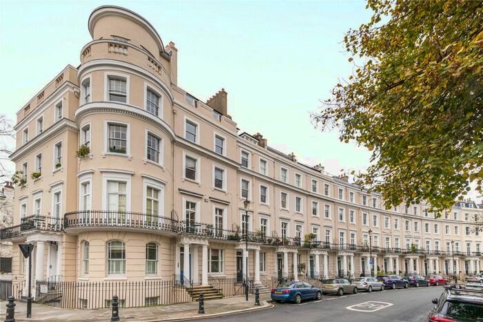 1 Bedroom Flat To Rent In Royal Crescent, London, W11