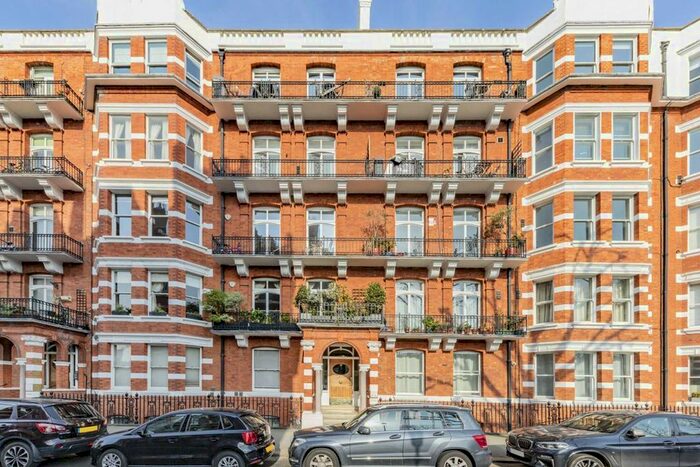 4 Bedroom Flat To Rent In Trebovir Road, London, SW5