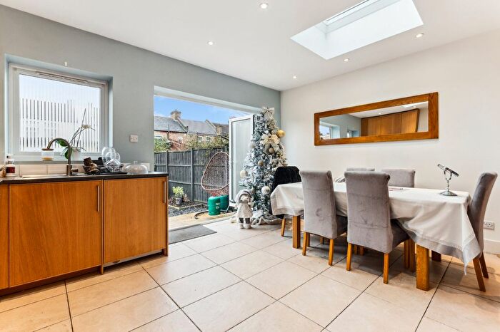 4 Bedroom Property To Rent In Oxford Road, Enfield, EN3