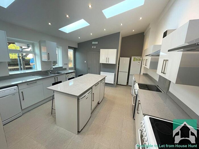 8 Bedroom End Of Terrace House To Rent In Alton Road, Birmingham, B29