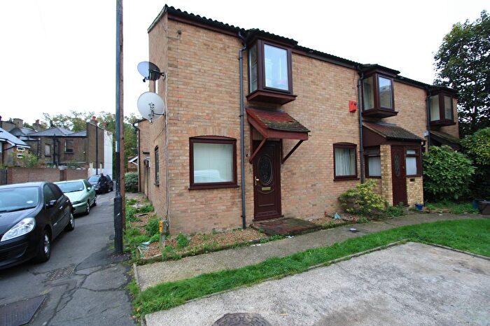 1 Bedroom End Of Terrace House To Rent In Church Place, Mitcham, CR4