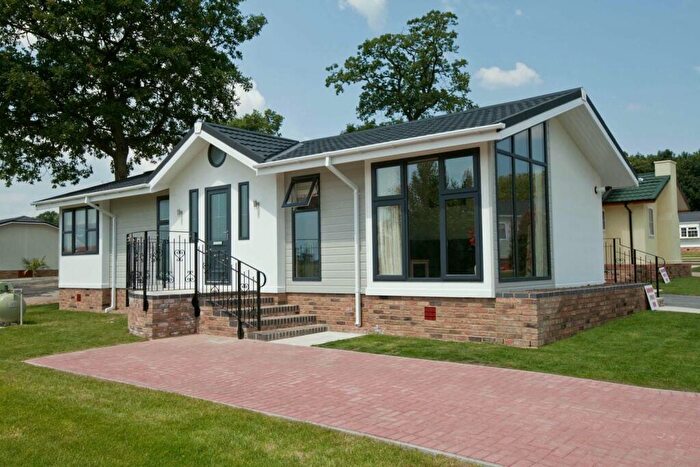 2 Bedroom Park Home For Sale In Burnham On Crouch, Essex, CM0