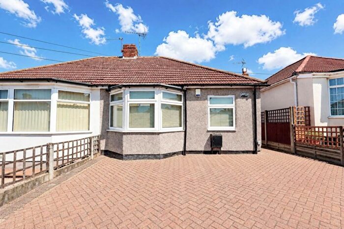 2 Bedroom Semi-Detached Bungalow For Sale In Chalk Pit Avenue, Orpington, BR5