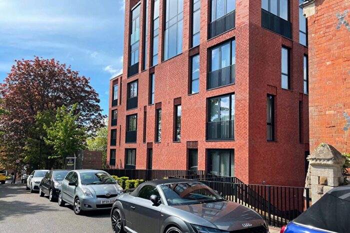 2 Bedroom Flat To Rent In King Edwards Square, The Sutton, B73