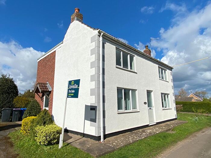 3 Bedroom Detached House For Sale In Middlefield Lane, Glentham, LN8