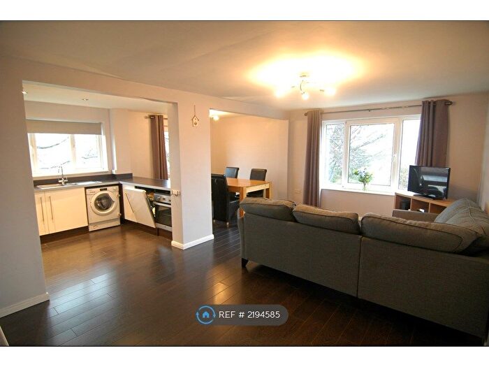 2 Bedroom Flat To Rent In Nz, Sheffield, S17