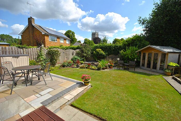 3 Bedroom Detached House For Sale In Pinfold Close, Tickhill, Doncaster, DN11