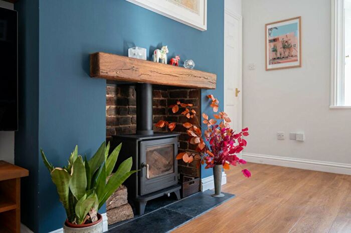 2 Bedroom Character Property For Sale In Warrenne Way, Reigate, RH2
