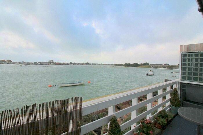 2 Bedroom Apartment To Rent In Riverside House, Shoreham By Sea, West Sussex, BN43