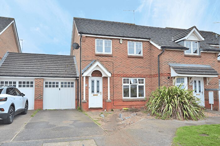 3 Bedroom Semi-Detached House For Sale In Thomas Chapman Grove, Northampton, NN4