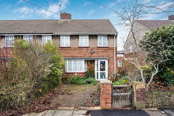 3 Bedroom House For Sale In Cuckoo Hall Lane, Edmonton, N9