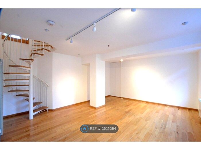 2 Bedroom Maisonette To Rent In Southwark Bridge Road, London, SE1