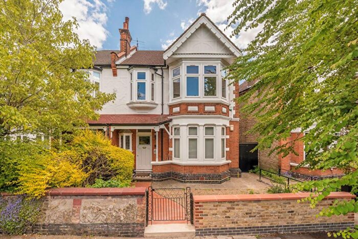 2 Bedroom Flat To Rent In Boileau Road, Ealing, W5